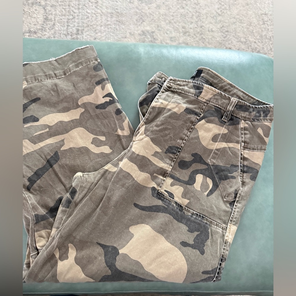 Women’s Camouflage Cargo Pants